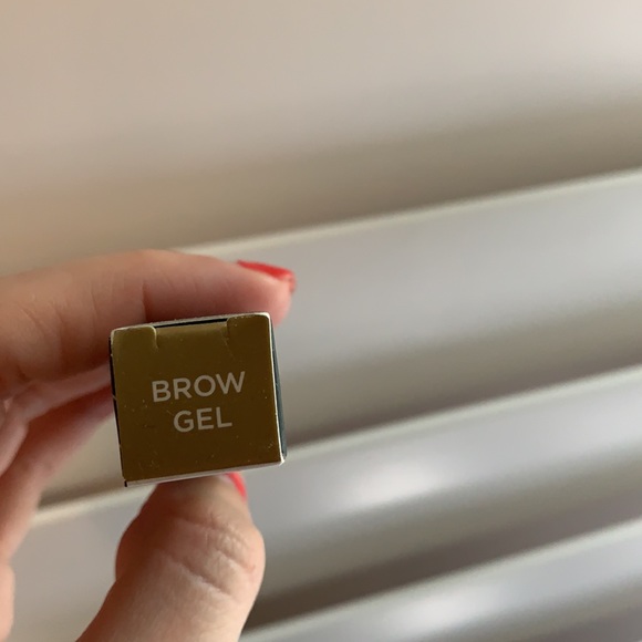 clear brow gel by Billion dollar brows - Picture 5 of 5